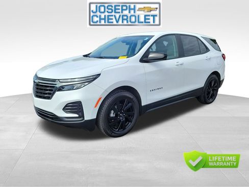 Used 2024 Chevrolet Equinox LS w/ LS Convenience Package FWD image 2