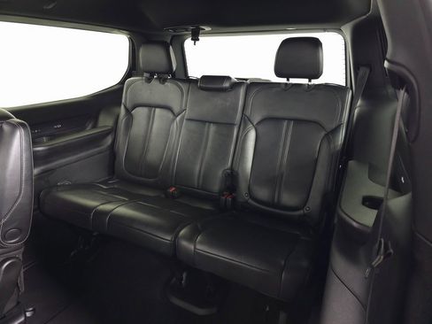 Used 2024 Jeep Wagoneer Series III image 38