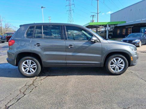 Used 2013 Volkswagen Tiguan S image 5