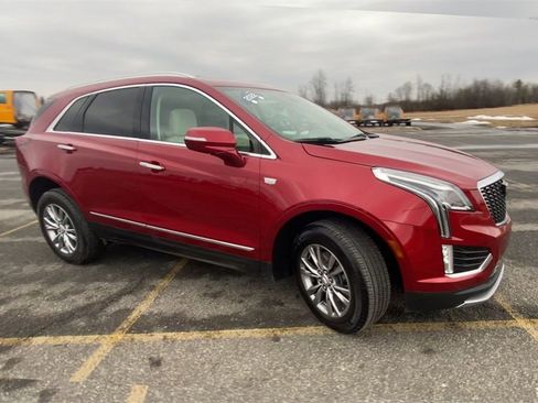 Used 2022 Cadillac XT5 Premium Luxury image 2