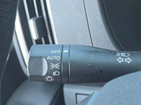 Used 2025 Nissan Frontier SV AWD/4WD image 23