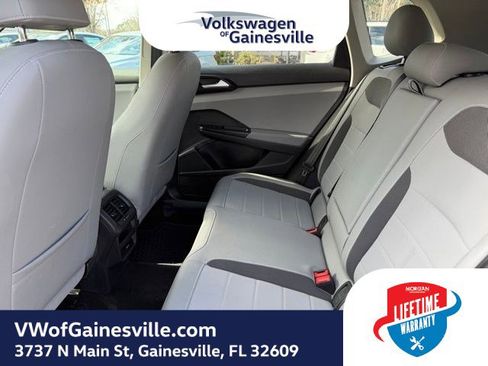 Used 2022 Volkswagen Taos SE image 11