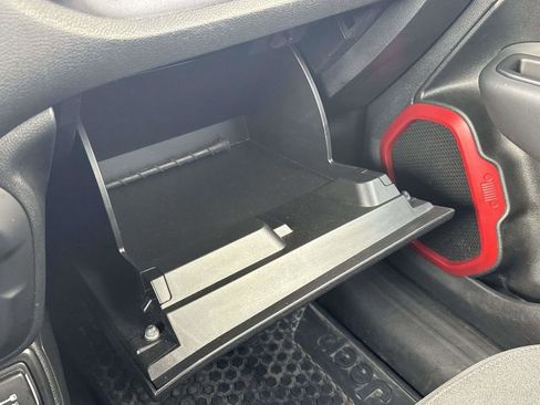 Used 2023 Jeep Renegade Trailhawk image 26