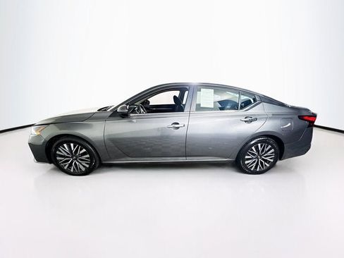 Certified 2023 Nissan Altima 2.5 SV image 8