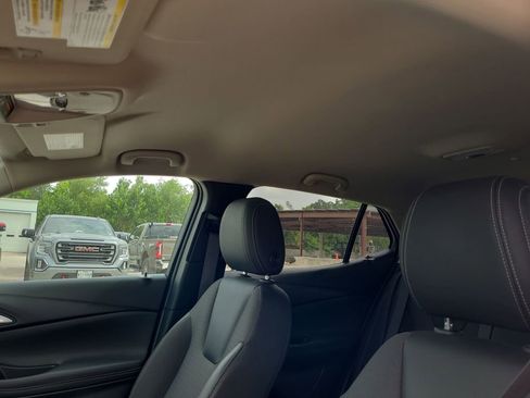 Used 2025 Buick Encore GX Preferred FWD image 19