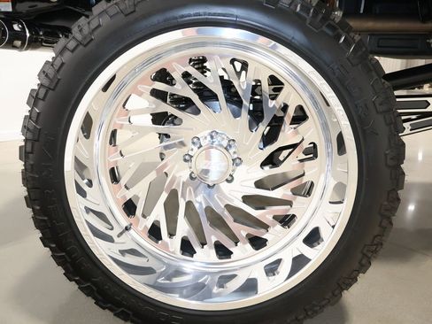 Used 2024 Ford F350 Limited w/ FX4 Off-Road Package image 32