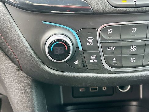 Used 2024 Chevrolet Equinox RS w/ RS Leather Package image 21