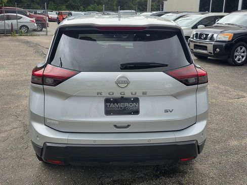 Used 2024 Nissan Rogue SV FWD image 4