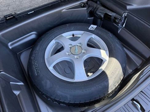 New 2025 Jeep Grand Cherokee Altitude image 21