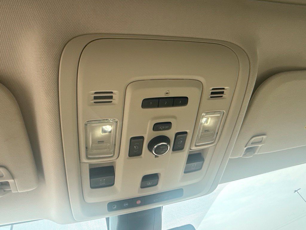 Used 2021 GMC Yukon Denali AWD/4WD image 26