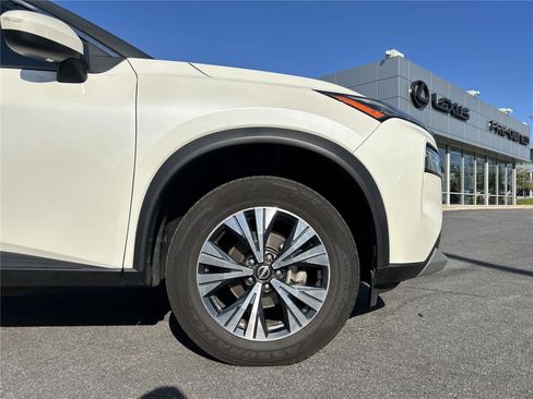 Used 2023 Nissan Rogue SV image 15