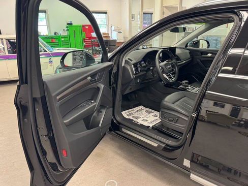 Used 2022 Audi Q5 2.0T Premium w/ Convenience Package AWD/4WD image 22