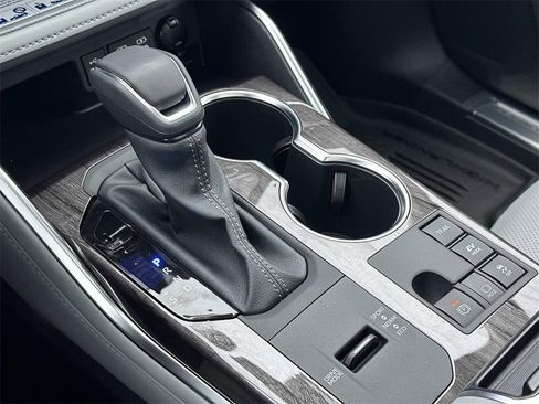 New 2026 Toyota Highlander Platinum image 32