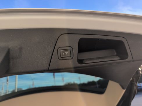 Used 2017 Buick Envision Essence image 7