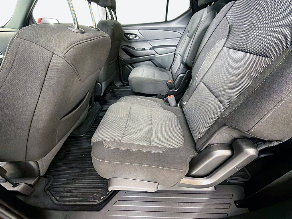 Used 2023 Chevrolet Traverse LT AWD/4WD image 24