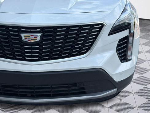 Used 2022 Cadillac XT4 Premium Luxury w/ Driver Awareness Package FWD image 11