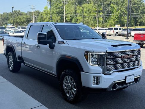 Used 2022 GMC Sierra 2500 Denali w/ Technology Package AWD/4WD image 8