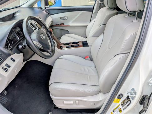Used 2011 Toyota Venza AWD w/ Premium Pkg #2 image 3
