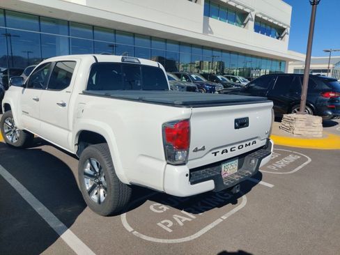 Used 2016 Toyota Tacoma Limited image 5