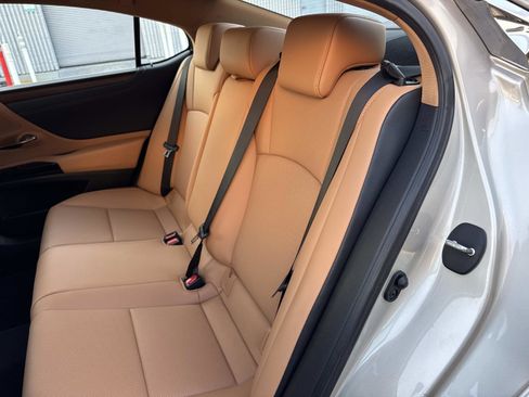 Certified 2024 Lexus ES 350 w/ Premium Package image 12