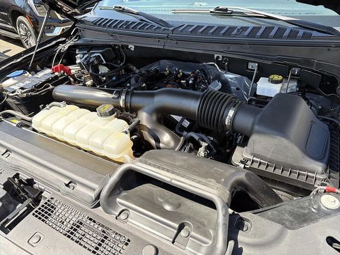 Used 2024 Ford Expedition Max XLT RWD image 29