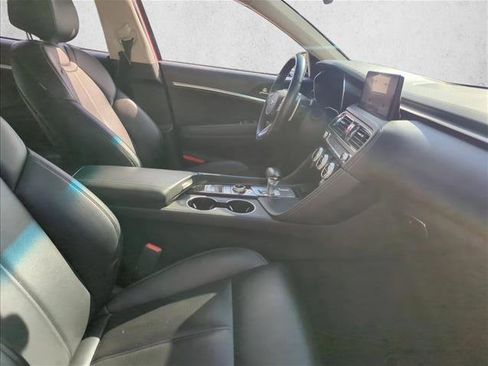 Used 2022 Genesis G70 2.0T image 22