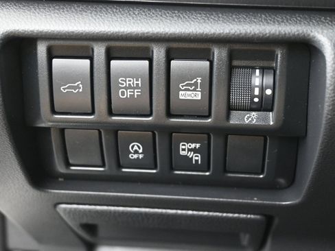 Used 2024 Subaru Forester Premium AWD/4WD image 12