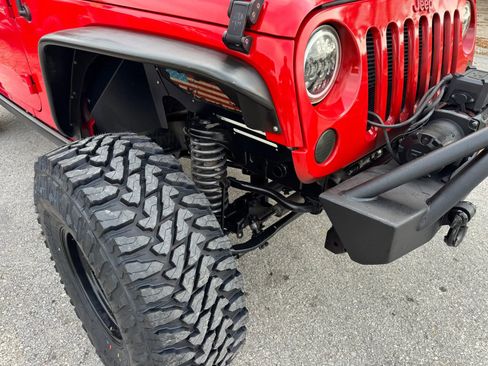 Used 2017 Jeep Wrangler Unlimited Sport image 12