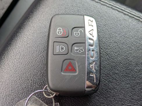 Used 2019 Jaguar F-TYPE Convertible RWD image 32