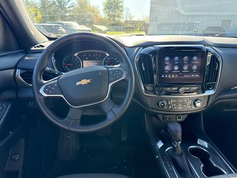 Used 2023 Chevrolet Traverse LT AWD/4WD image 8