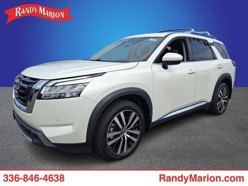 Used 2024 Nissan Pathfinder Platinum w/ Cargo Package AWD/4WD image 1