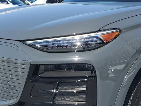 New 2025 Audi Q6 e-tron Premium Plus image 10