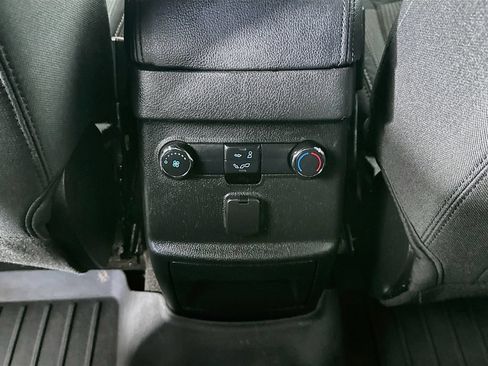 Used 2018 Ford Explorer XLT w/ Equipment Group 201A FWD image 20
