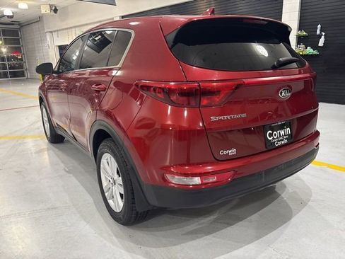 Used 2019 Kia Sportage LX image 4