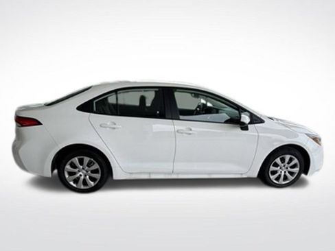 Used 2026 Toyota Corolla LE FWD image 6