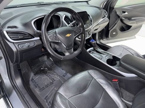 Used 2018 Chevrolet Volt LT w/ Comfort Package image 12