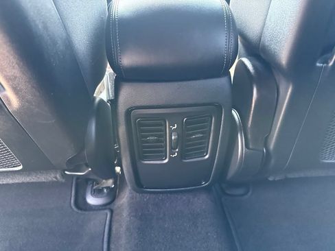 Used 2022 Dodge Durango SXT w/ Blacktop Package AWD/4WD image 19