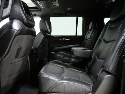 Used 2019 Cadillac Escalade ESV Platinum image 24