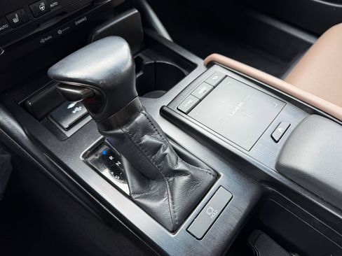 Used 2022 Lexus ES 350 w/ Premium Package image 16