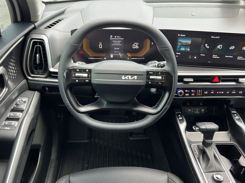 New 2026 Kia Sorento S w/ S Panoramic Sunroof Package FWD image 12