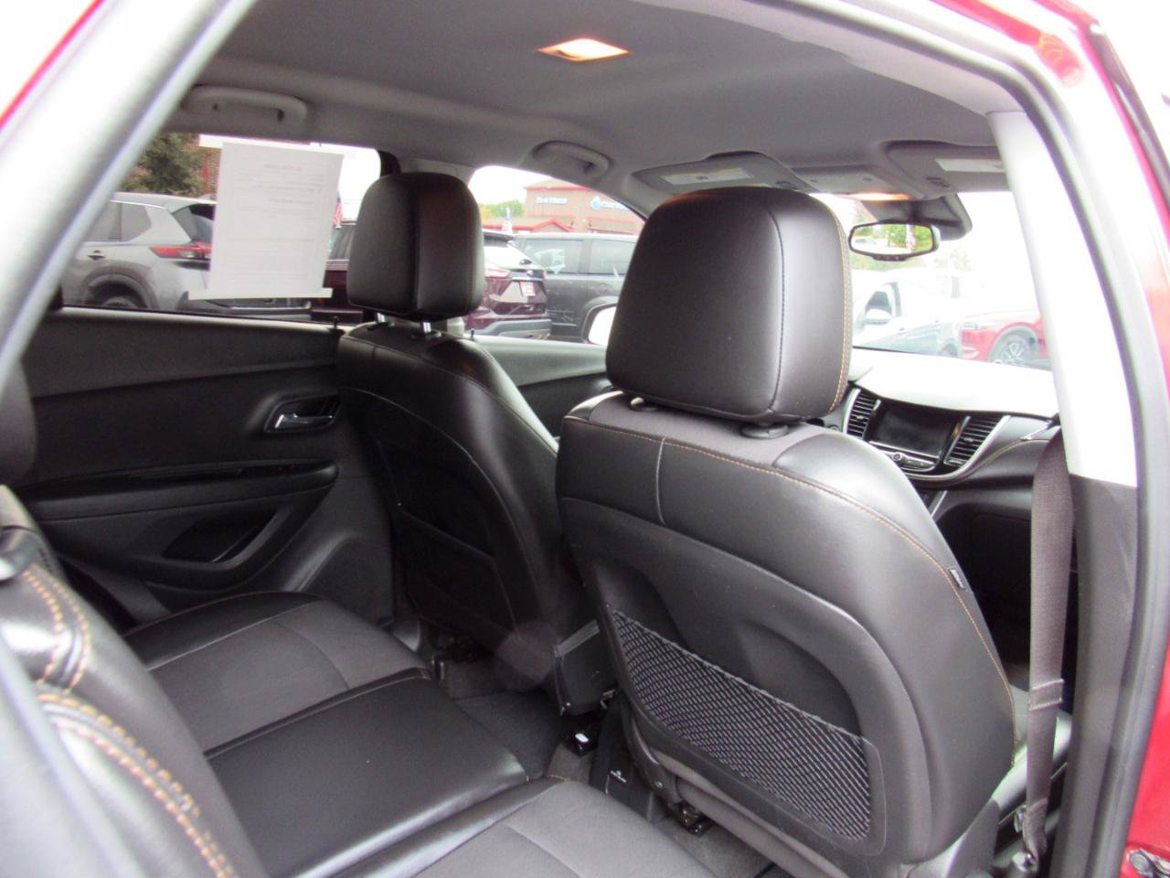 Used 2020 Chevrolet Trax LT w/ LT Convenience Package AWD/4WD image 31