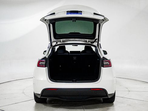 Used 2023 Tesla Model Y Long Range AWD/4WD image 7