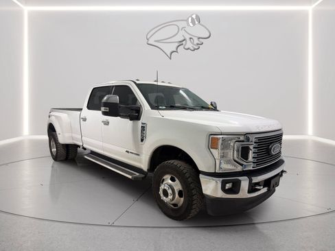 Used 2022 Ford F350 XLT w/ XLT Premium Package AWD/4WD image 7