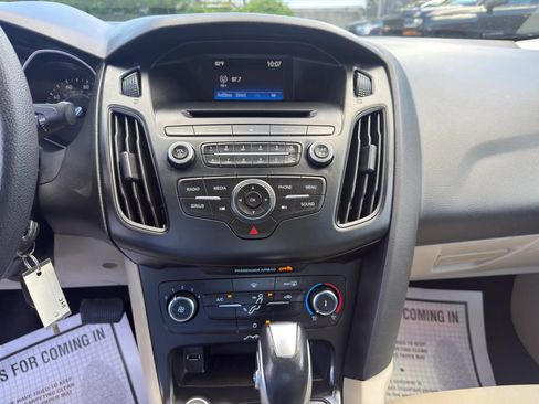 Used 2016 Ford Focus SE FWD image 27