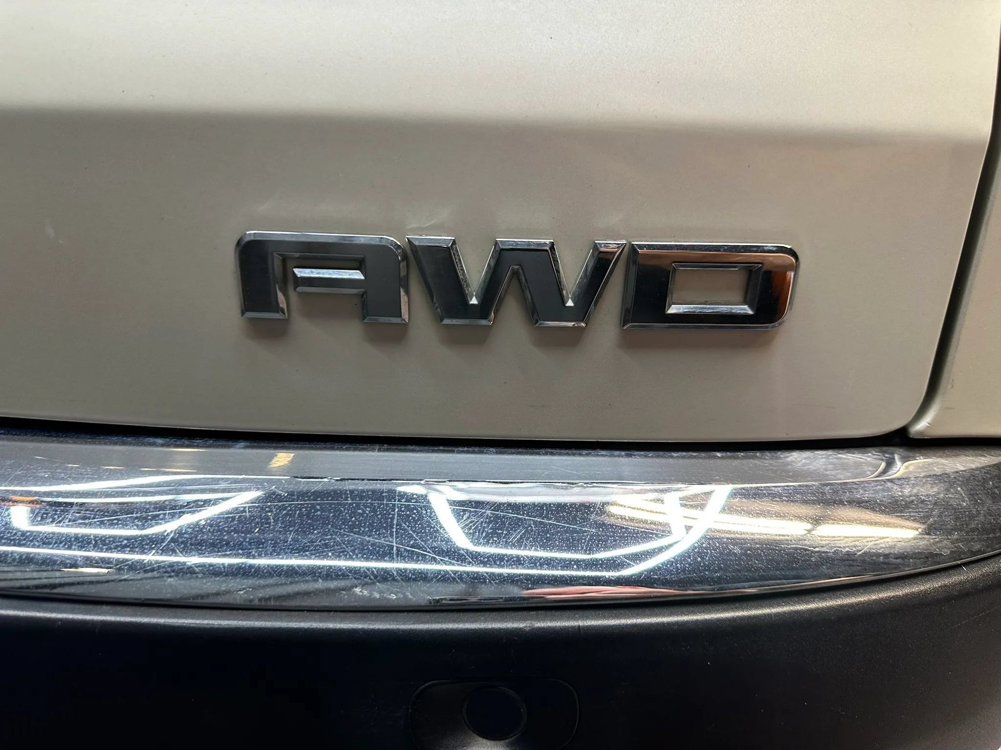 Used 2012 GMC Acadia SLT AWD/4WD image 32