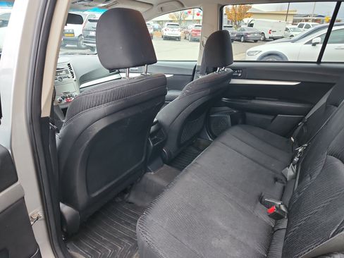 Used 2011 Subaru Outback 2.5i Premium w/ All-Weather Pkg AWD/4WD image 18