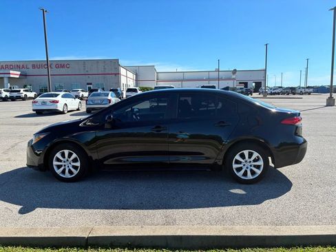 Used 2025 Toyota Corolla LE FWD image 8