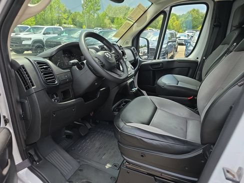 Used 2023 RAM ProMaster 2500 FWD image 10