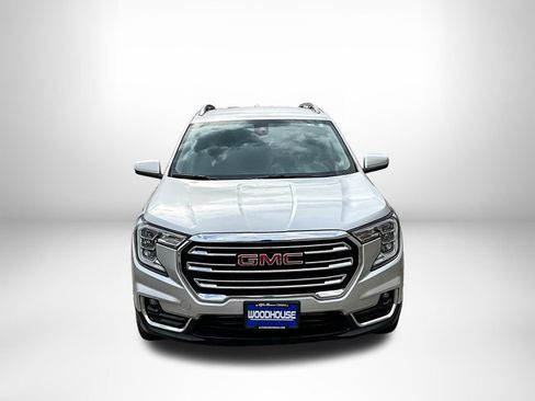 Certified 2022 GMC Terrain SLT image 2