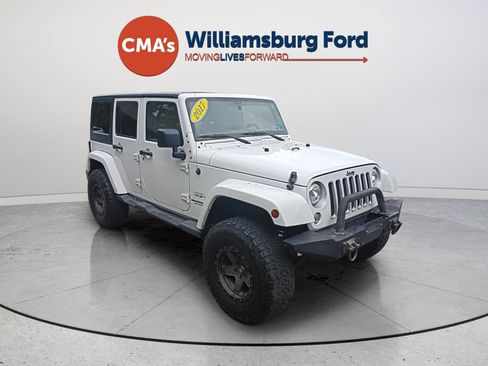 Used 2017 Jeep Wrangler Unlimited Sahara w/ Max Tow Package AWD/4WD image 18